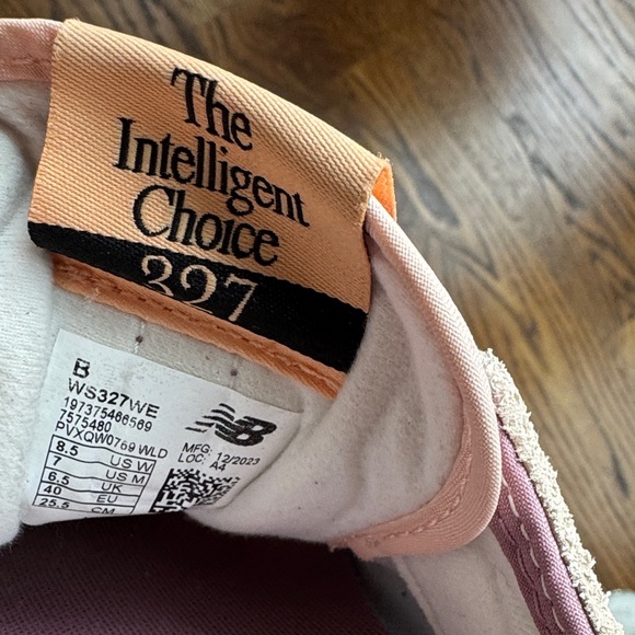 New Balance Women's 327 Sneakers Size 8.5 - Picture 12 of 16